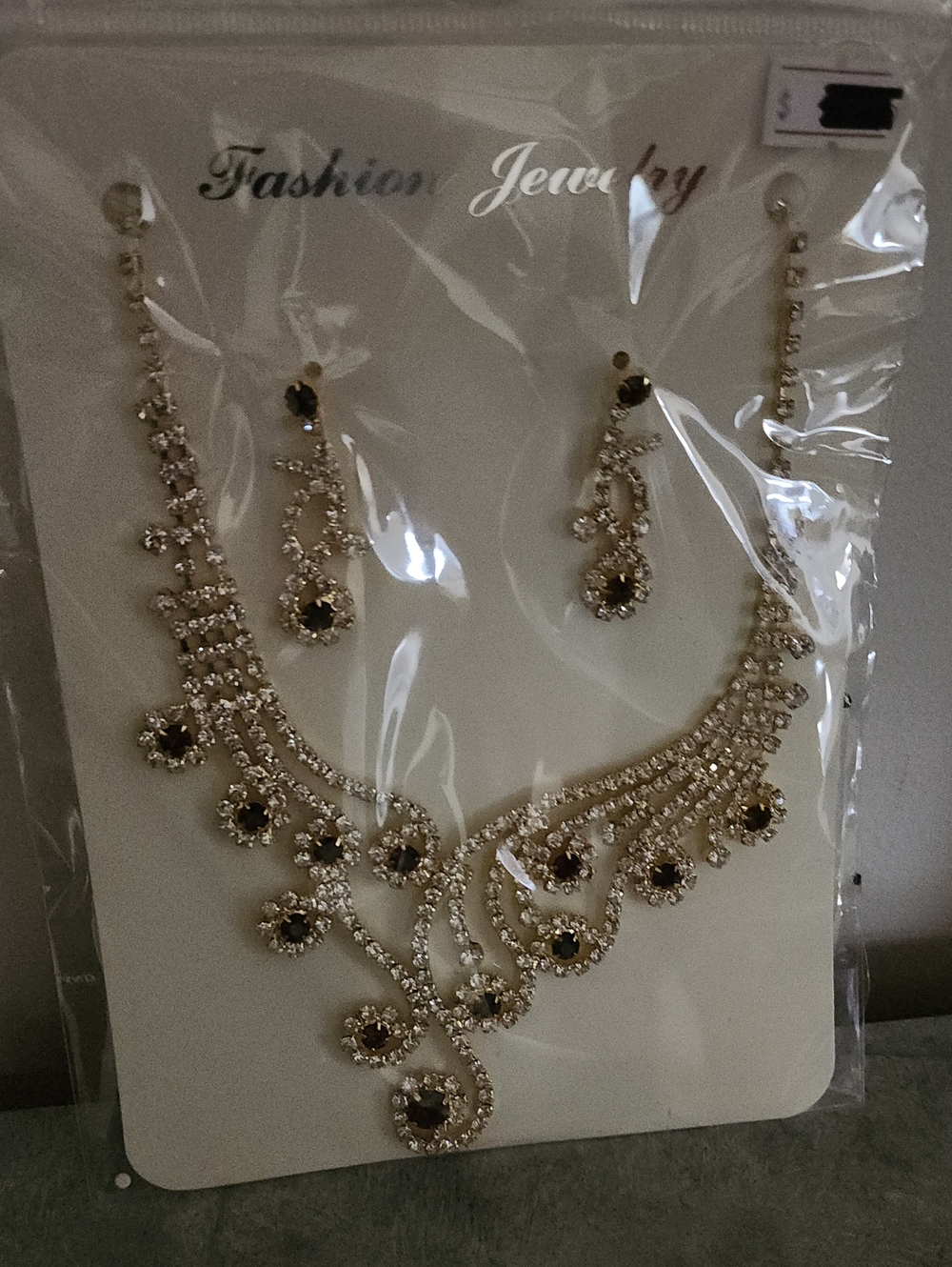 Fashion Jewelry Gold and Amber Crystal Necklace with Matching Earrings